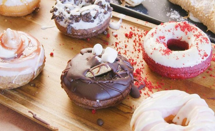 From Glazed to Gourmet: A Guide to Choosing and Enjoying Donut Hampers