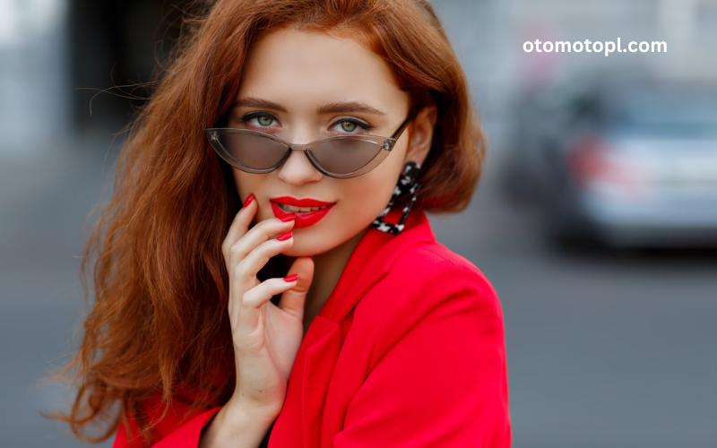 Altina Schinasi Cat Eye Glasses: A Classic Fashion Statement